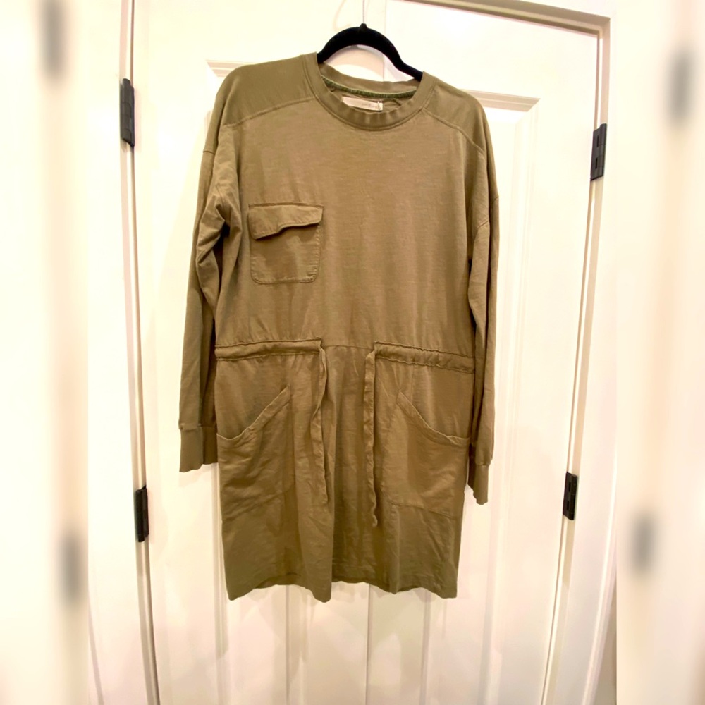 Causal dress with tie